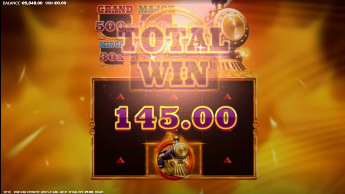 Tampilan antarmuka slot Fire Rail Express: Hold & Win di layar ponsel pintar